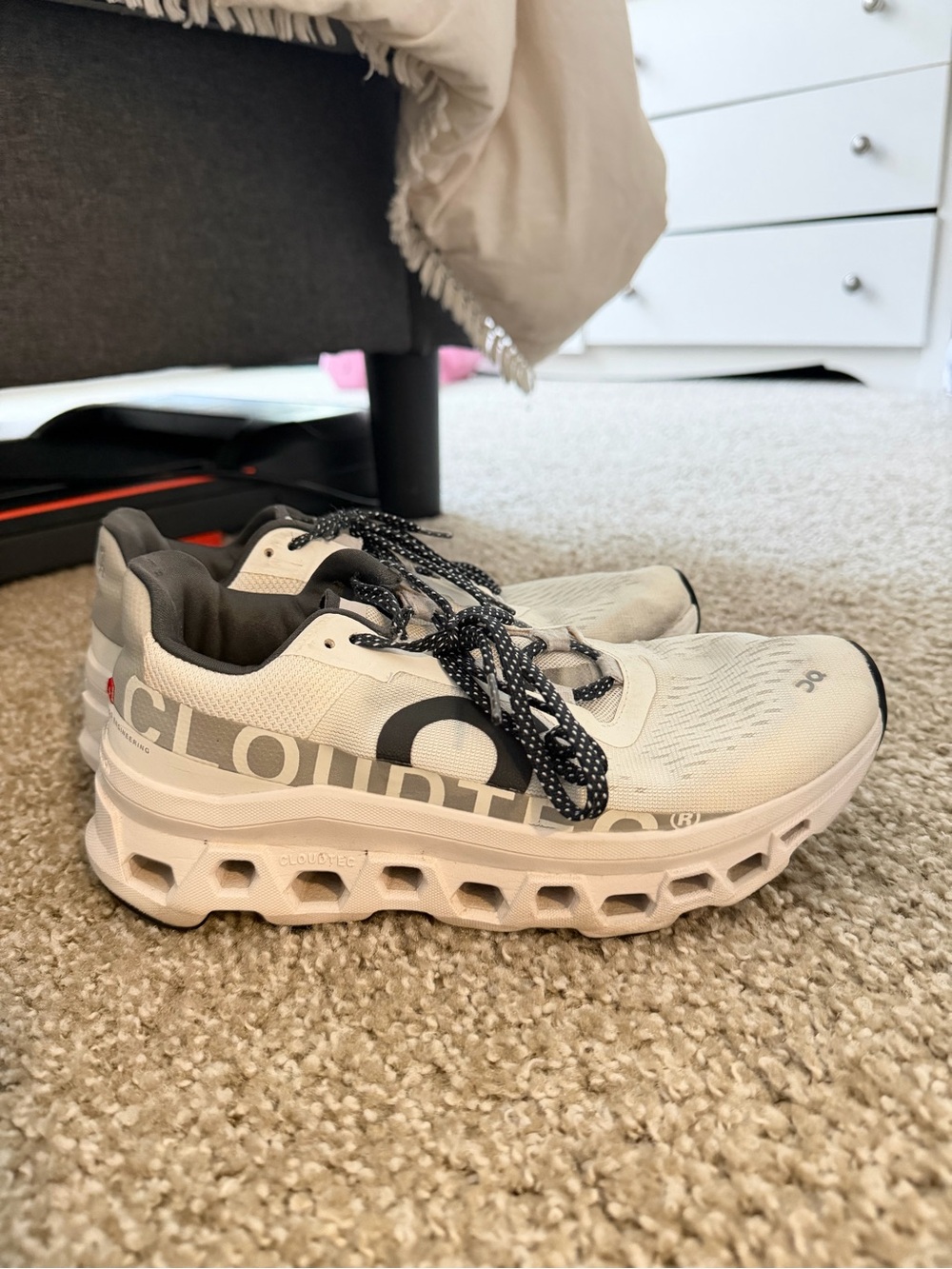 On Running Cloudmonster Running Shoes - White